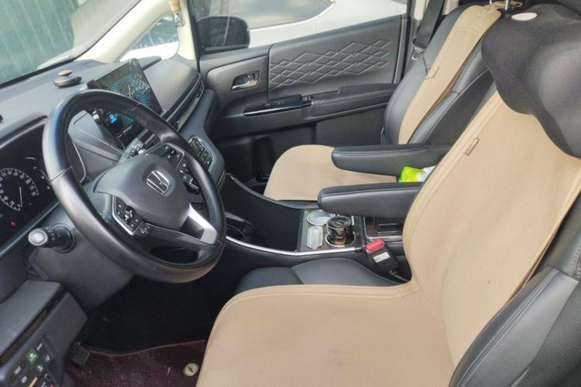 Used Honda Elysion 2022 2.0L eHEV Luxury Edition Left Front Seat