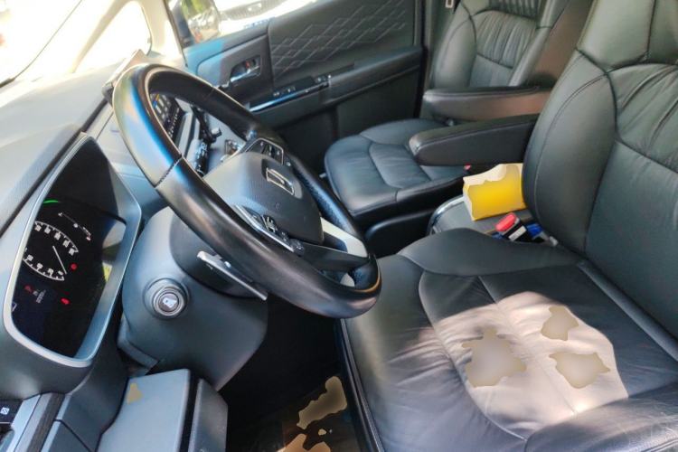 Used Honda Elysion 2022 2.0L eHEV Luxury Edition Left Front Seat