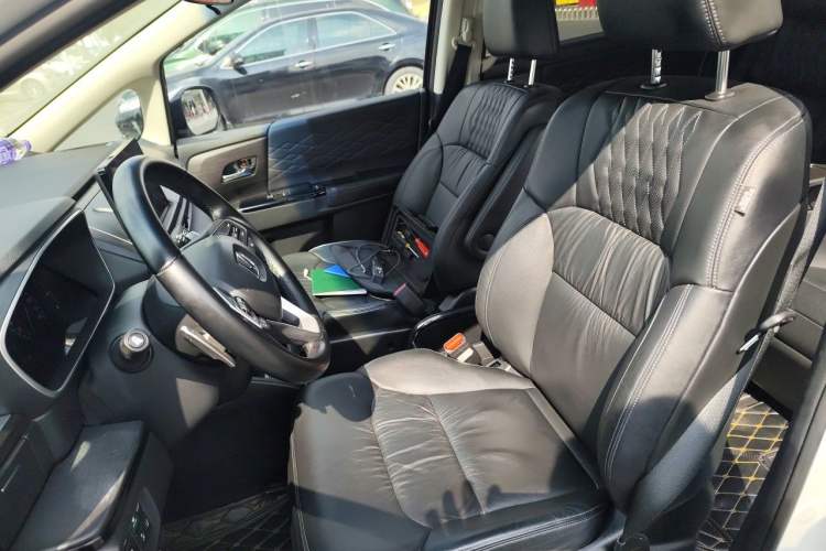 Used Honda Elysion 2022 2.0L eHEV Luxury First Edition Left Front Seat