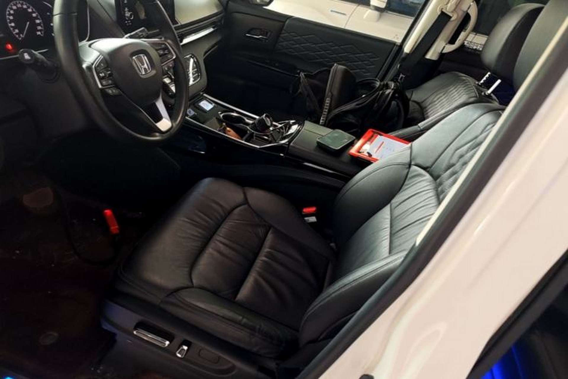 Used Honda Elysion 2022 2.0L eHEV Prestige Edition Left Front Seat