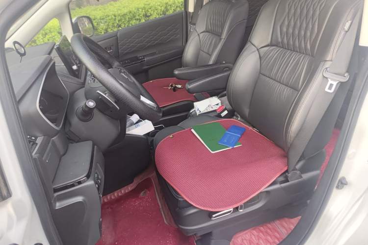 Used Honda Elysion 2022 2.0L eHEV Luxury First Edition Left Front Seat