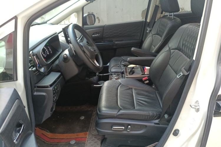 Used Honda Elysion 2022 2.0L eHEV Luxury Edition Left Front Seat