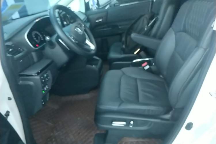 Used Honda Elysion 2022 2.0L eHEV Luxury Edition Left Front Seat