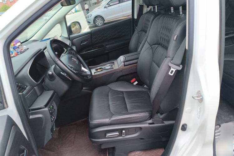 Used Honda Elysion 2022 2.0L eHEV Luxury First Edition Left Front Seat
