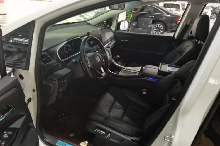 Used Honda Elysion 2022 2.0L eHEV Luxury Edition Left Front Seat