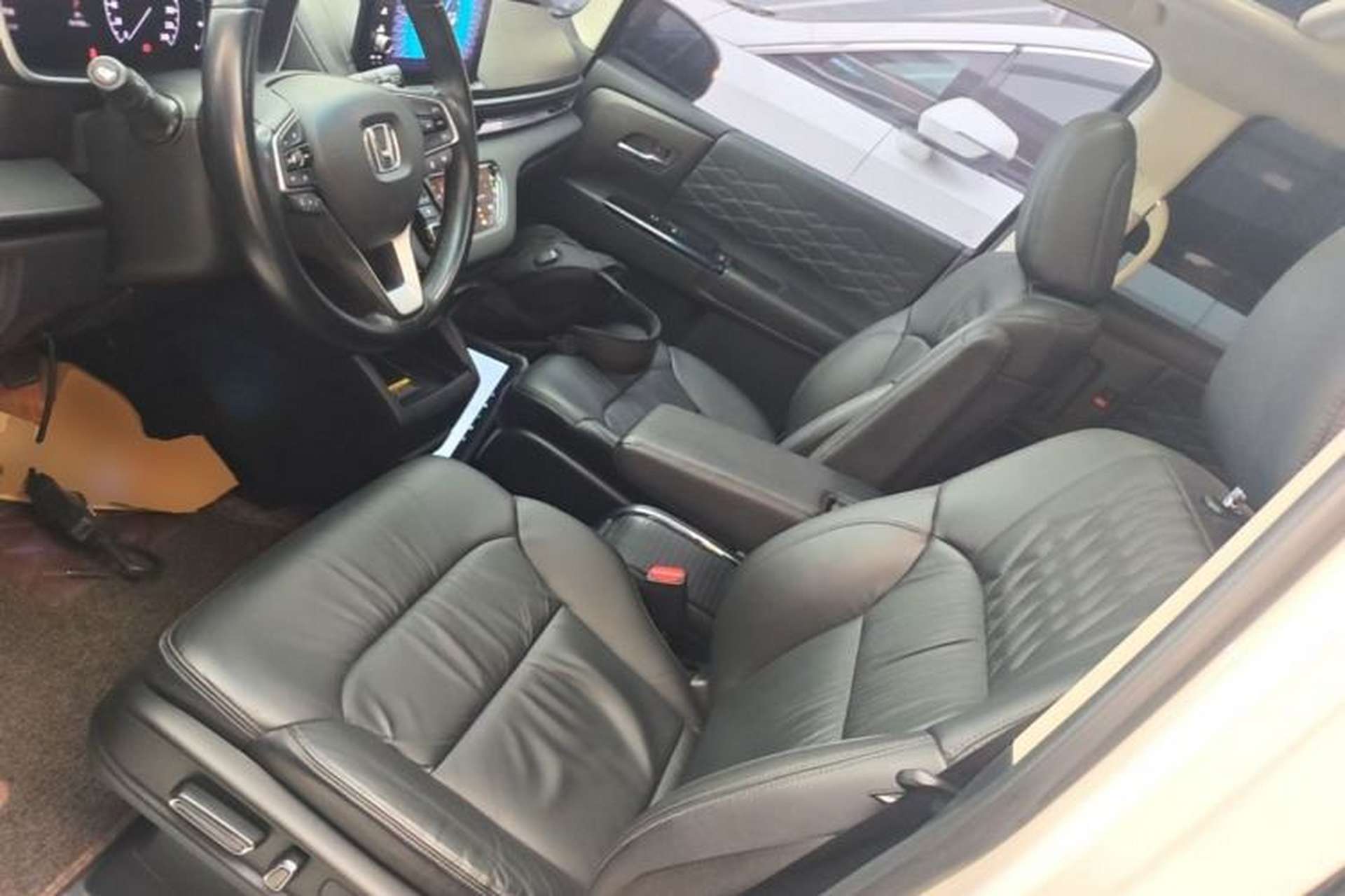 Used Honda Elysion 2022 2.0L eHEV Prestige Edition Left Front Seat