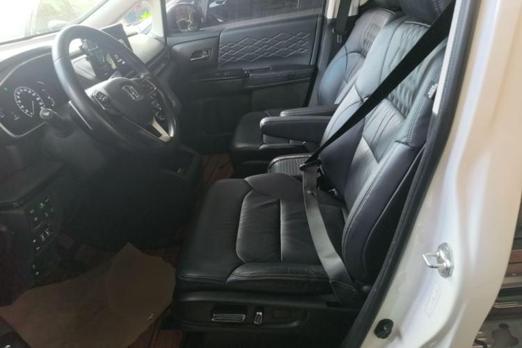 Used Honda Elysion 2022 2.0L eHEV Luxury First Edition Left Front Seat