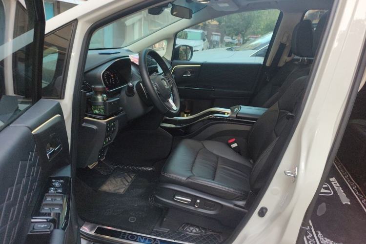 Used Honda Elysion 2022 2.0L eHEV Luxury First Edition Left Front Seat