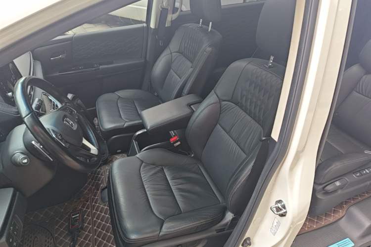 Used Honda Elysion 2022 2.0L eHEV Prestige Edition Left Front Seat
