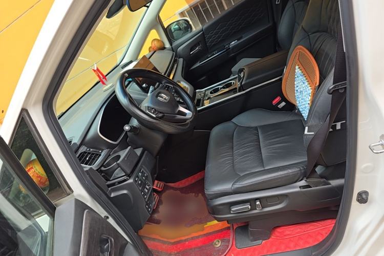 Used Honda Elysion 2022 2.0L eHEV Luxury Edition Left Front Seat