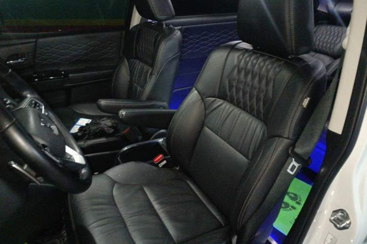 Used Honda Elysion 2022 2.0L eHEV Luxury First Edition Left Front Seat
