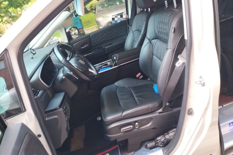 Used Honda Elysion 2022 2.0L eHEV Luxury Edition Left Front Seat