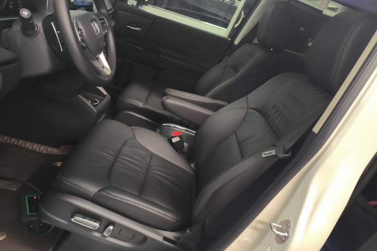 Used Honda Elysion 2022 2.0L eHEV Luxury Edition Left Front Seat