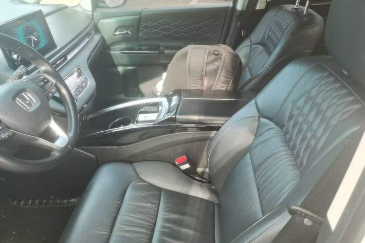 Used Honda Elysion 2022 2.0L eHEV Luxury Edition Left Front Seat