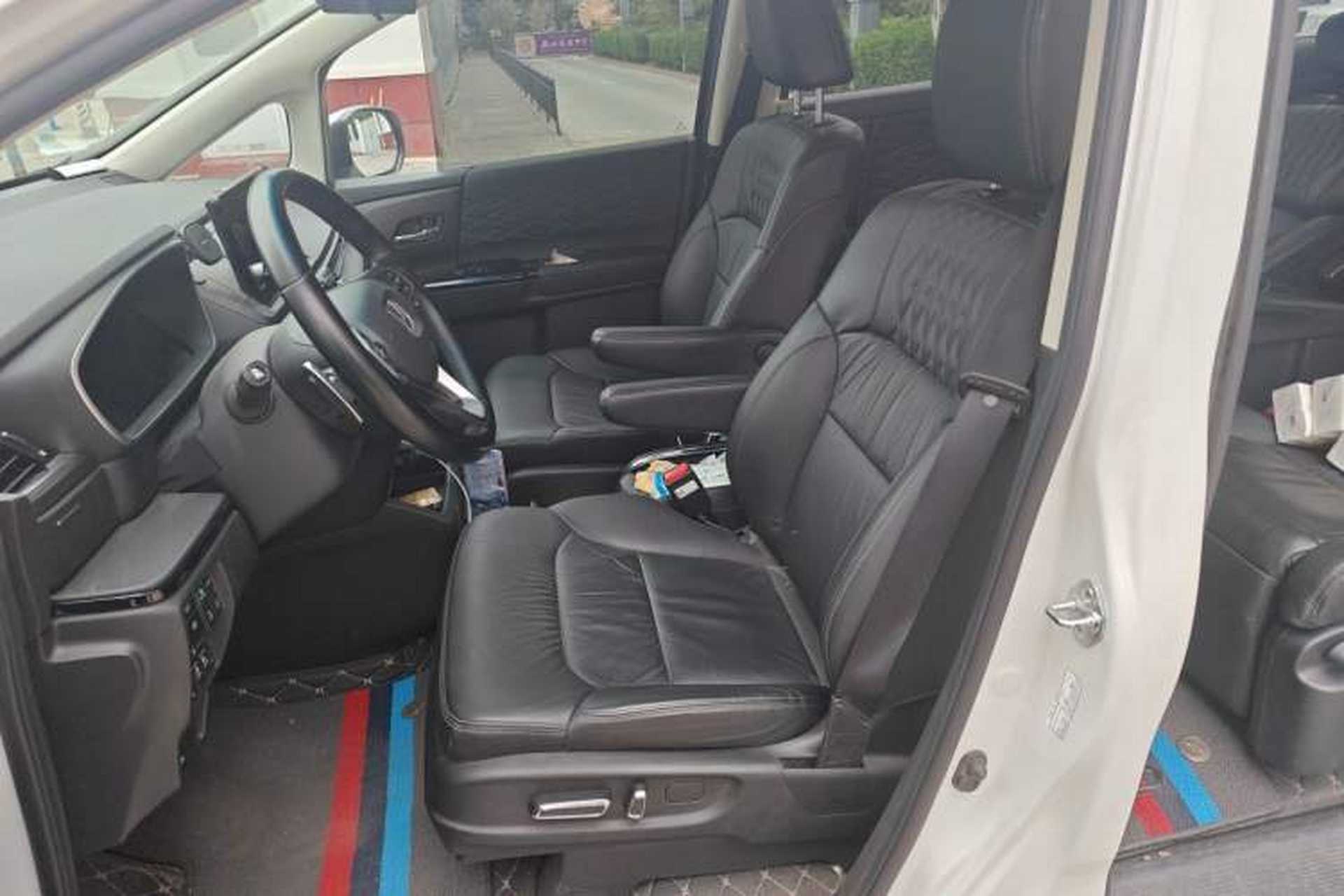 Used Honda Elysion 2022 2.0L eHEV Luxury Edition Left Front Seat