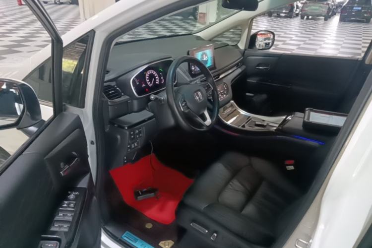 Used Honda Elysion 2022 2.0L eHEV Luxury Edition Left Front Seat
