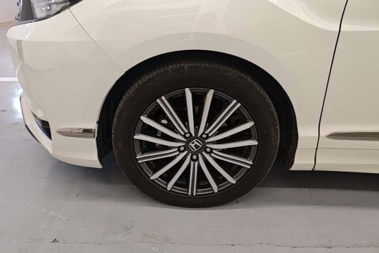 Used Honda Elysion 2022 2.0L eHEV Luxury Edition Left Front Wheel Hub