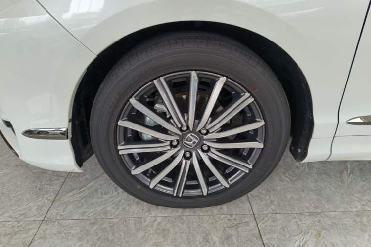 Used Honda Elysion 2022 2.0L eHEV Prestige Edition Left Front Wheel Hub