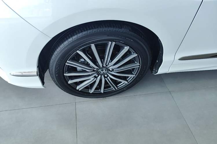 Used Honda Elysion 2022 2.0L eHEV Luxury Edition Left Front Wheel Hub