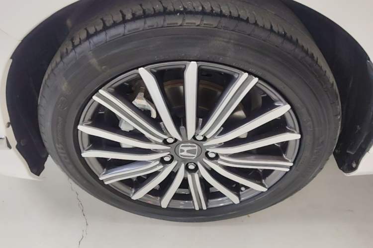Used Honda Elysion 2022 2.0L eHEV Luxury Edition Left Front Wheel Hub