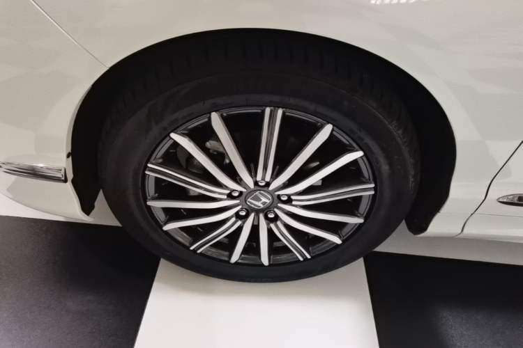 Used Honda Elysion 2022 2.0L eHEV Luxury Edition Left Front Wheel Hub