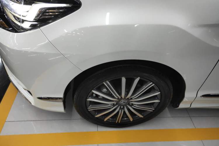 Used Honda Elysion 2022 2.0L eHEV Luxury Edition Left Front Wheel Hub
