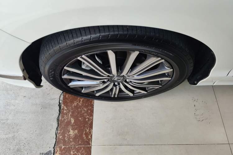 Used Honda Elysion 2022 2.0L eHEV Luxury First Edition Left Front Wheel Hub