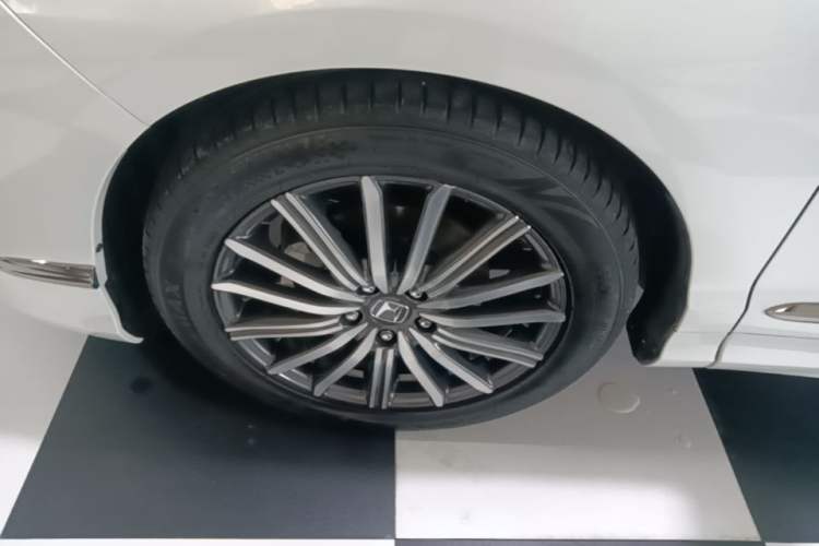 Used Honda Elysion 2022 2.0L eHEV Luxury Edition Left Front Wheel Hub