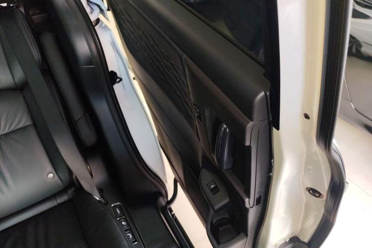 Used Honda Elysion 2022 2.0L eHEV Luxury First Edition Left Rear Door Interior