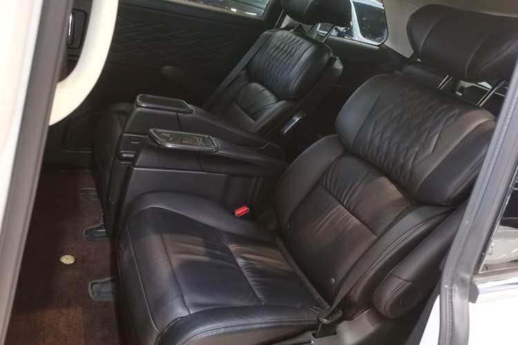 Used Honda Elysion 2022 2.0L eHEV Luxury First Edition Left Rear Seat
