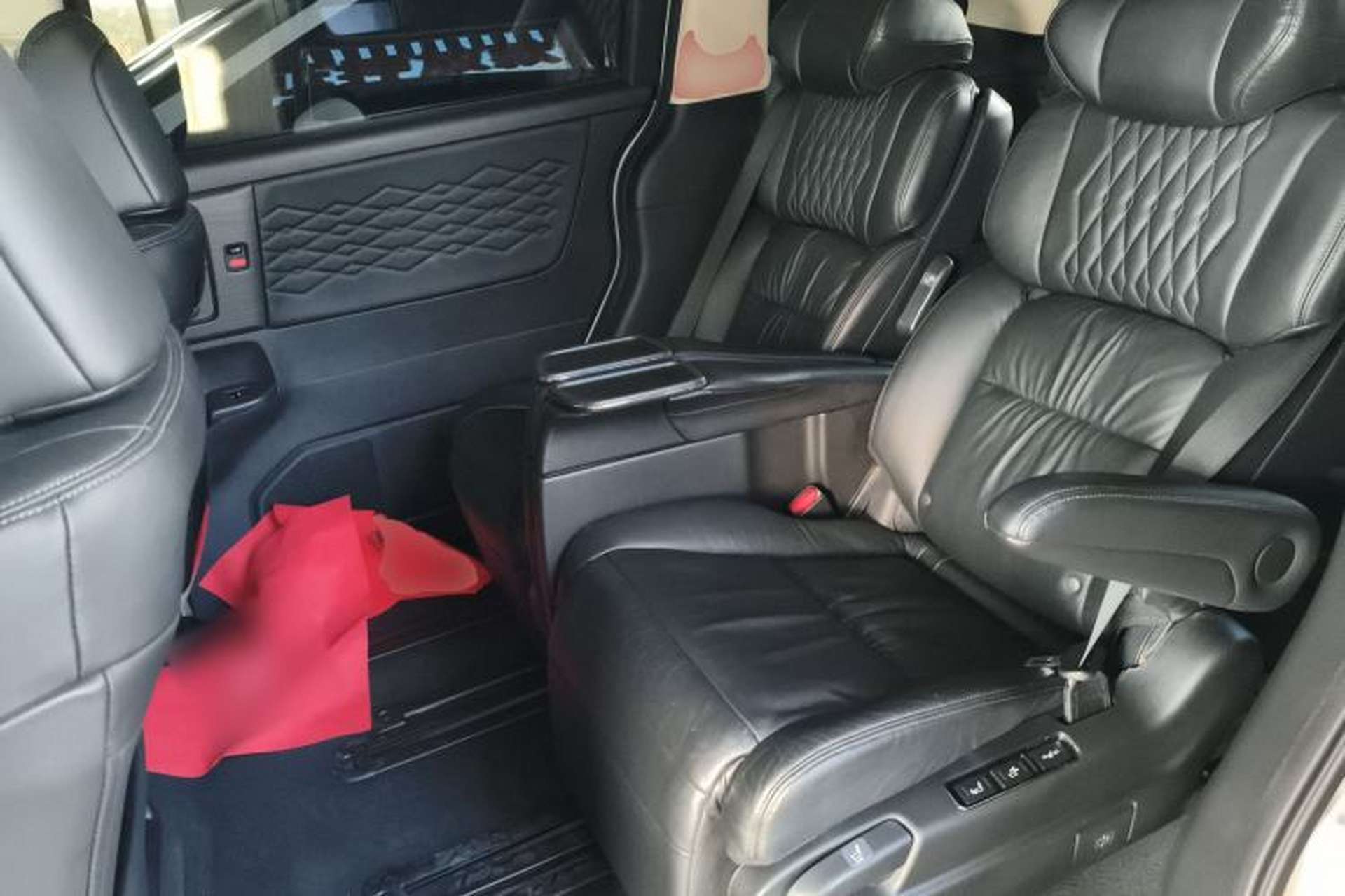 Used Honda Elysion 2022 2.0L eHEV Luxury Edition Left Rear Seat