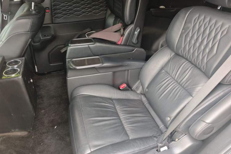 Used Honda Elysion 2022 2.0L eHEV Luxury First Edition Left Rear Seat