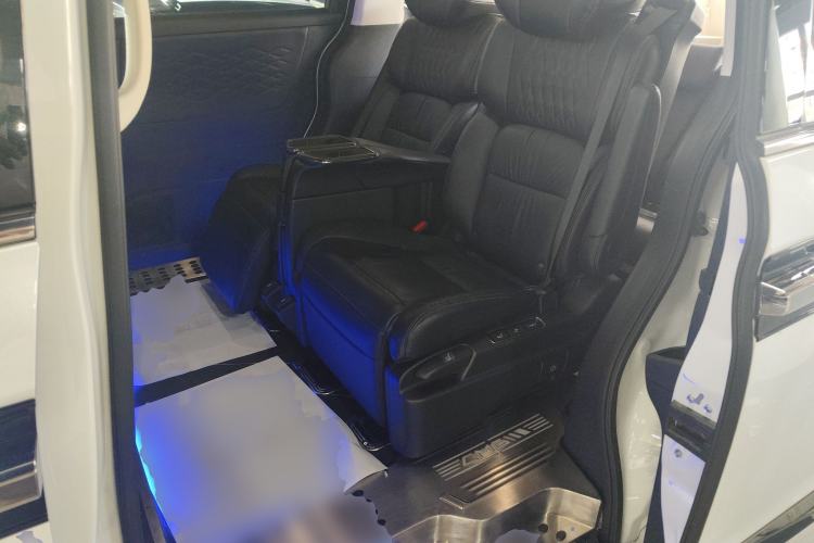 Used Honda Elysion 2022 2.0L eHEV Prestige Edition Left Rear Seat