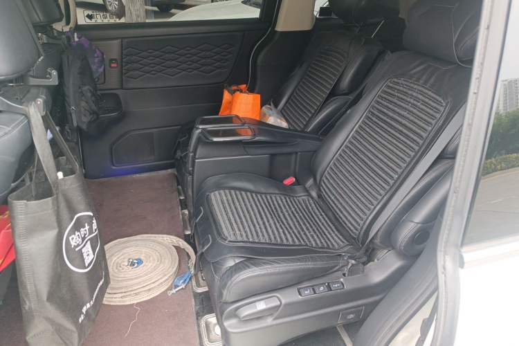 Used Honda Elysion 2022 2.0L eHEV Luxury First Edition Left Rear Seat