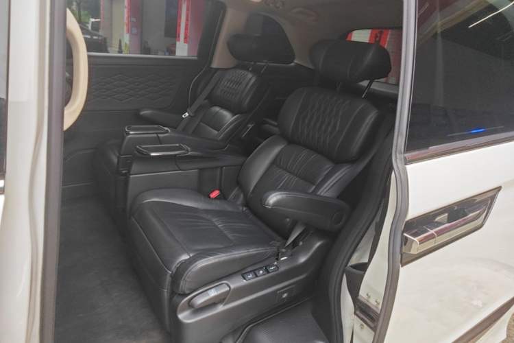 Used Honda Elysion 2022 2.0L eHEV Luxury First Edition Left Rear Seat