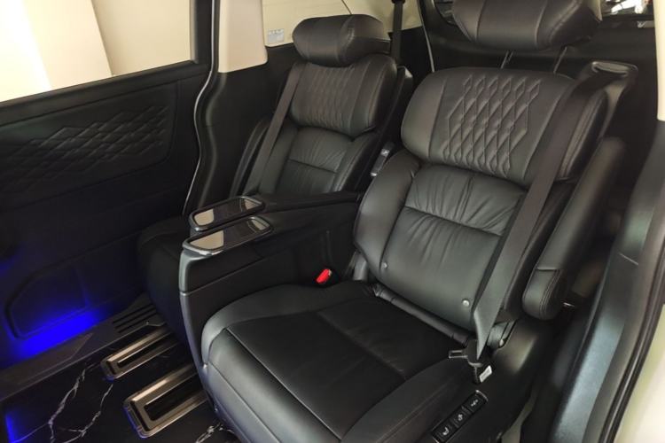 Used Honda Elysion 2022 2.0L eHEV Luxury Edition Left Rear Seat
