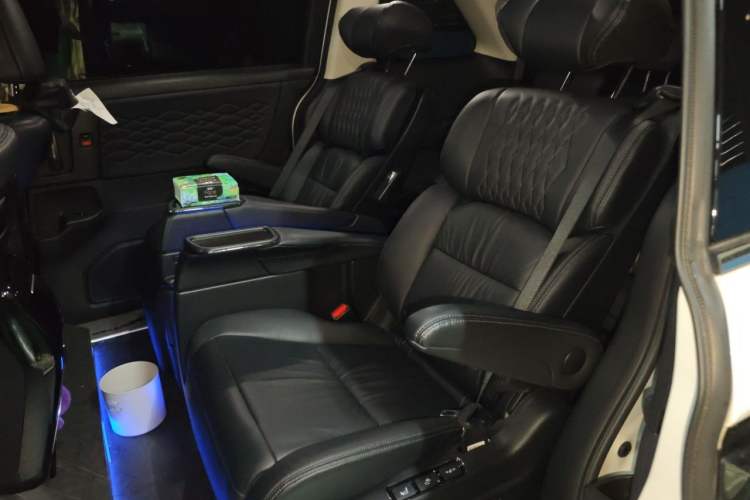 Used Honda Elysion 2022 2.0L eHEV Prestige Edition Left Rear Seat