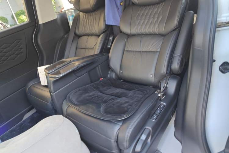 Used Honda Elysion 2022 2.0L eHEV Luxury Edition Left Rear Seat