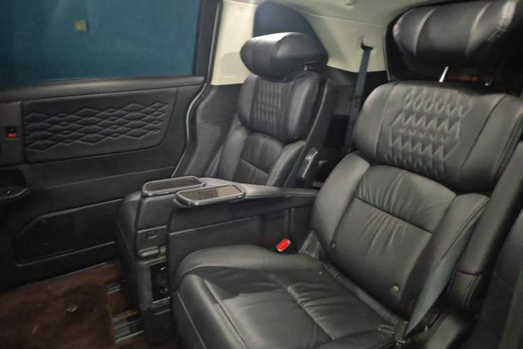 Used Honda Elysion 2022 2.0L eHEV Luxury First Edition Left Rear Seat