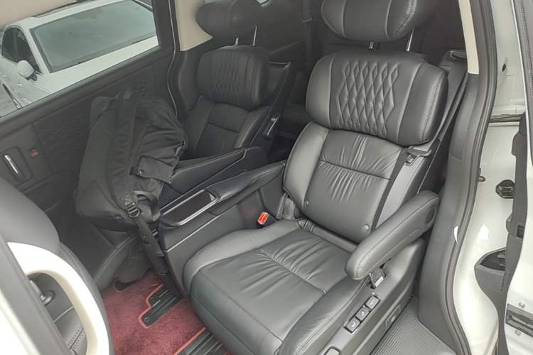 Used Honda Elysion 2022 2.0L eHEV Luxury First Edition Left Rear Seat