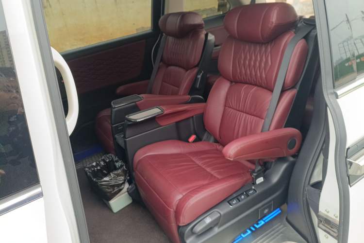Used Honda Elysion 2022 2.0L eHEV Prestige Edition Left Rear Seat