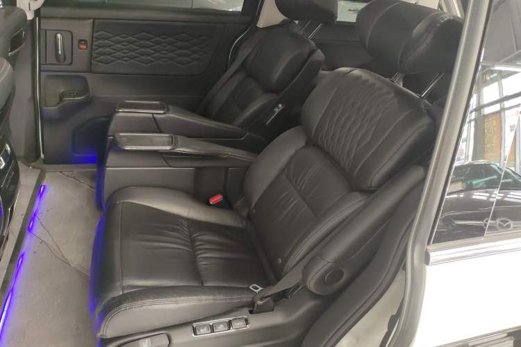Used Honda Elysion 2022 2.0L eHEV Luxury First Edition Left Rear Seat