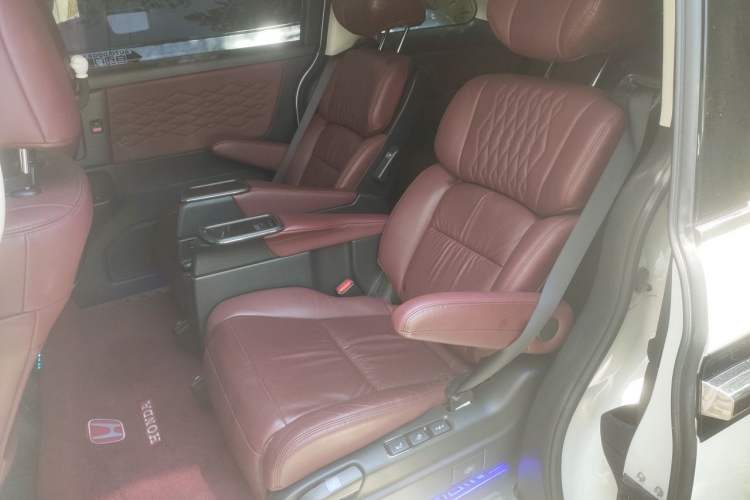 Used Honda Elysion 2022 2.0L eHEV Prestige Edition Left Rear Seat