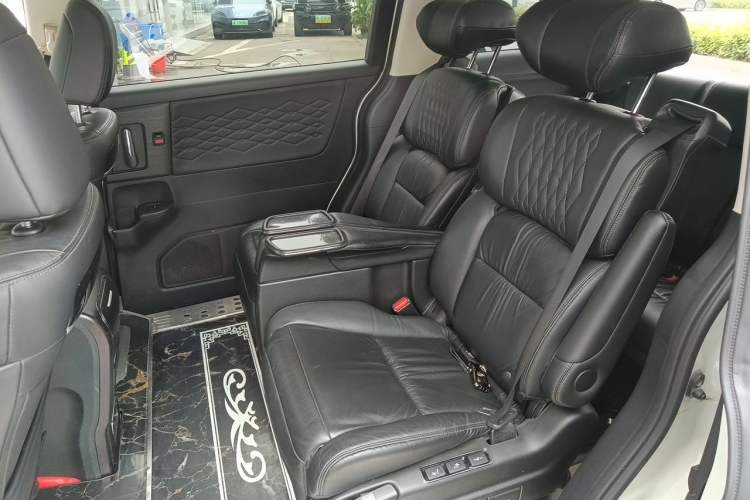 Used Honda Elysion 2022 2.0L eHEV Luxury Edition Left Rear Seat