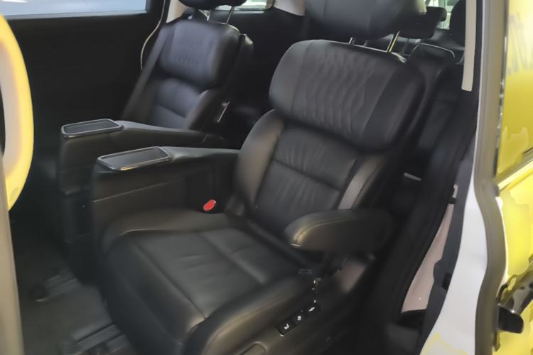 Used Honda Elysion 2022 2.0L eHEV Luxury Edition Left Rear Seat