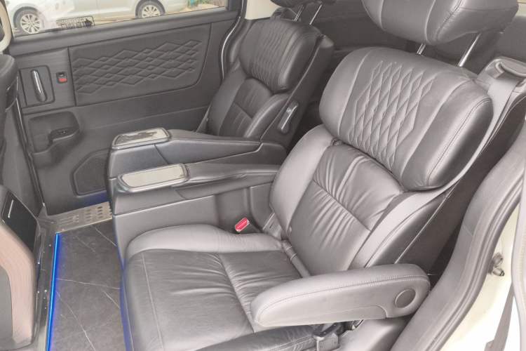 Used Honda Elysion 2022 2.0L eHEV Luxury First Edition Left Rear Seat