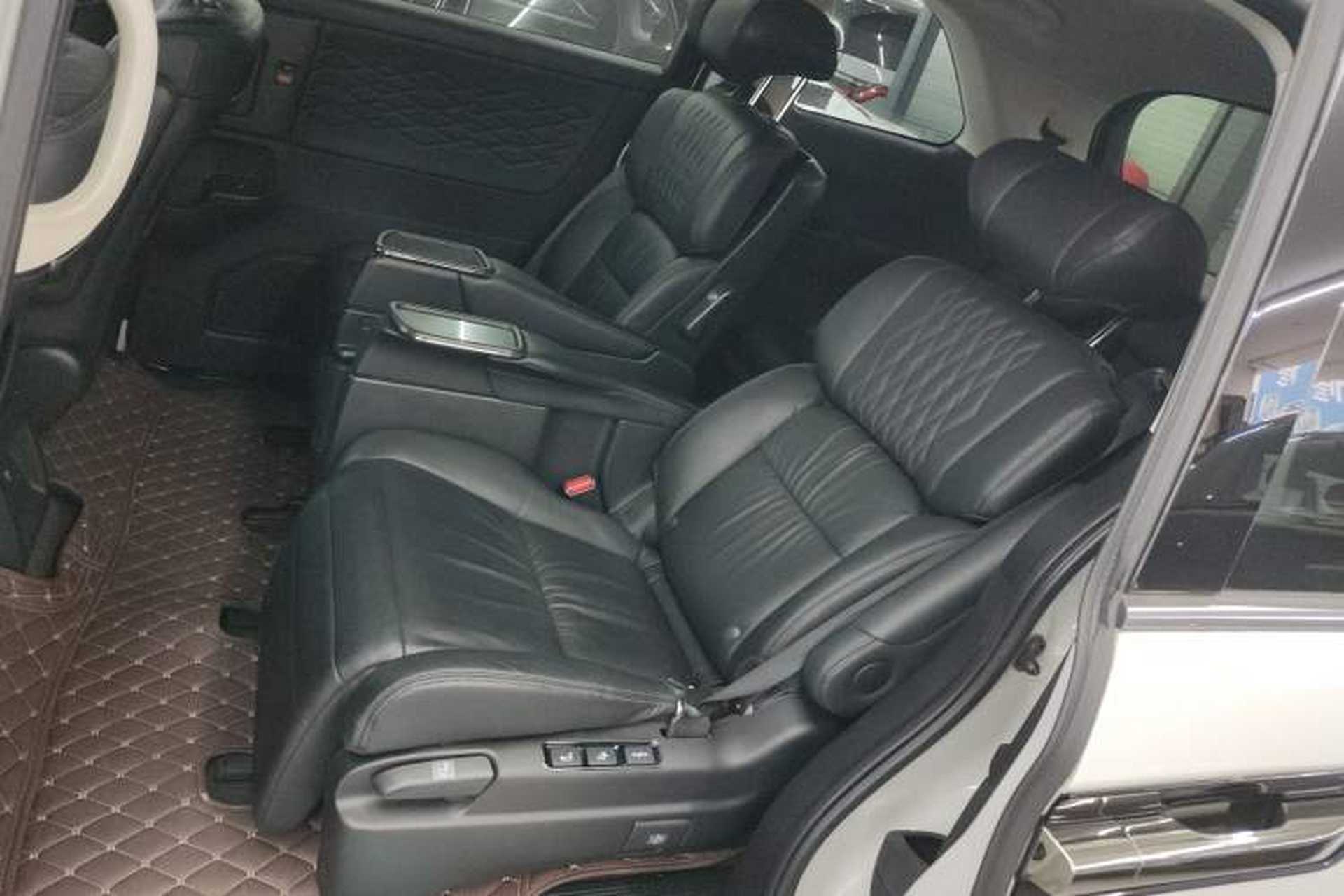 Used Honda Elysion 2022 2.0L eHEV Luxury First Edition Left Rear Seat