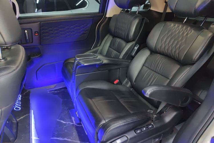 Used Honda Elysion 2022 2.0L eHEV Luxury First Edition Left Rear Seat