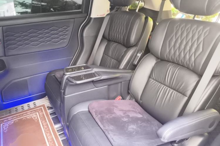 Used Honda Elysion 2022 2.0L eHEV Luxury First Edition Left Rear Seat