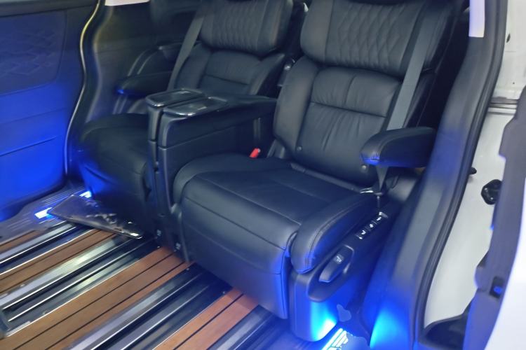 Used Honda Elysion 2022 2.0L eHEV Luxury Edition Left Rear Seat
